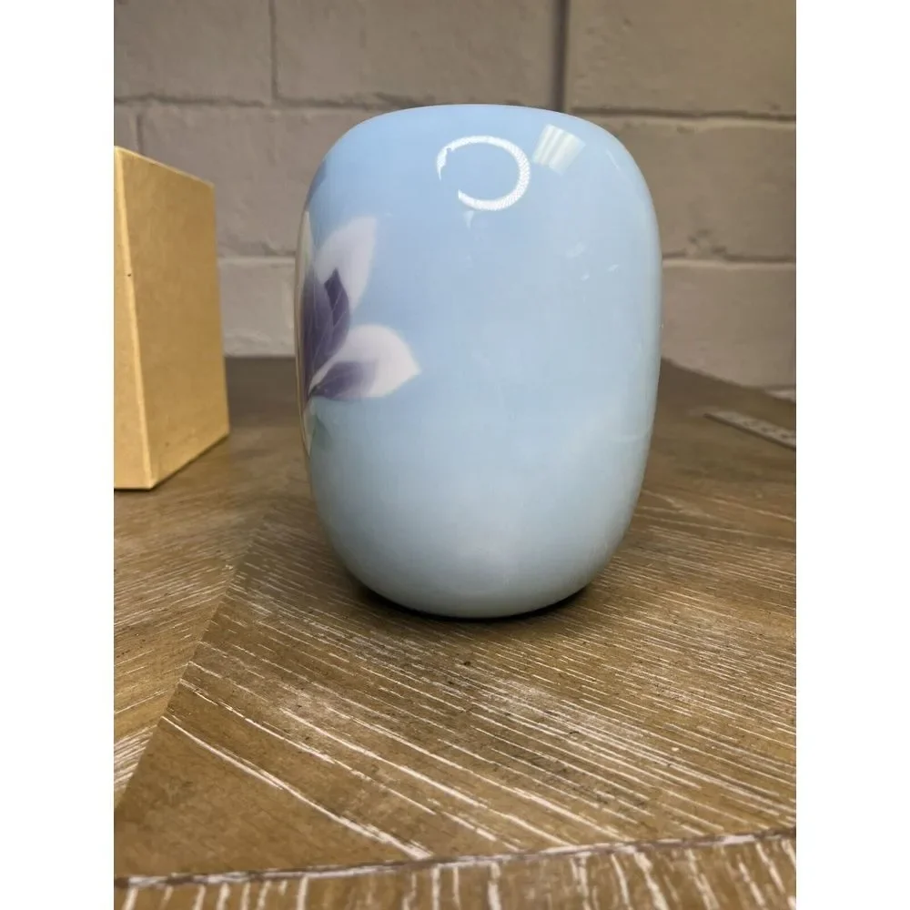 Fukagawa‎ Seiji Arita Porcelain Vase Light Blue Lilac Lily Magnolia Flower Japan